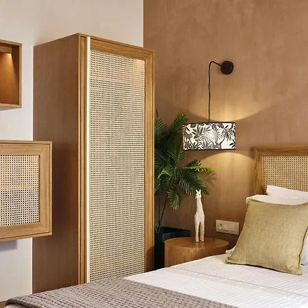 Villa Casa Di Pietra, A Private Retreat With Heated Pool, By Thinkvilla Gaitani