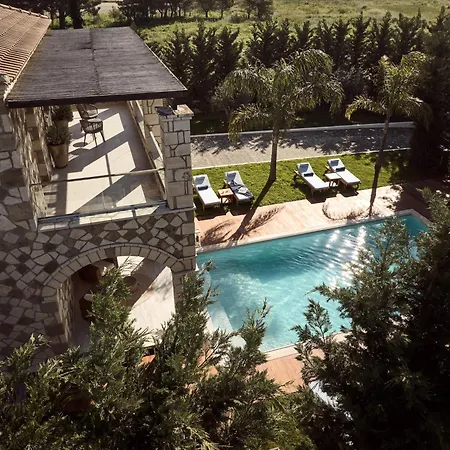 Casa Di Pietra, A Private Retreat With Heated Pool, By Thinkvilla *